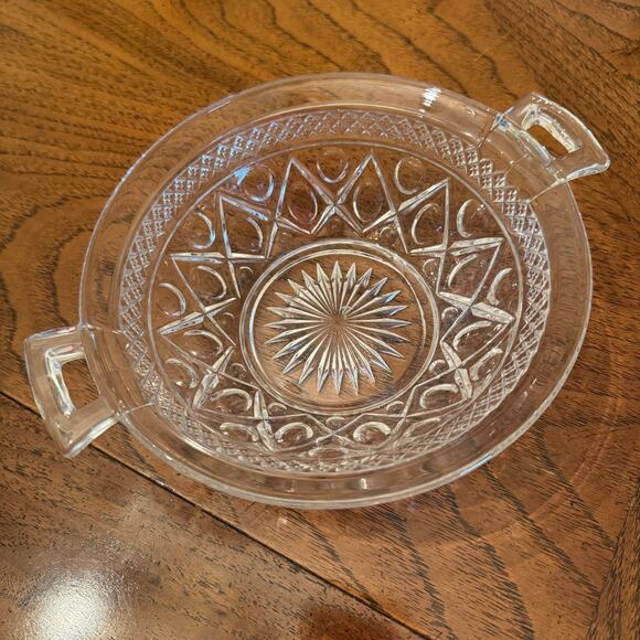 Vtg Handled Bowls 7.25" Cape Cod by Imperial Glass Ohio Glassware Set of 4 - Picture 7 of 10